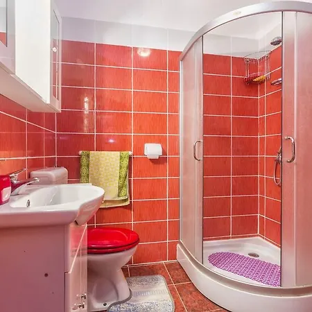 Nikola Appartement *